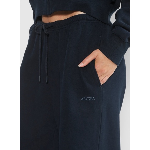 NWT Aritzia Sweatfleece Mega Flutter Sweatpant Cozy Wide Leg in Navy Admiral - Picture 7 of 7